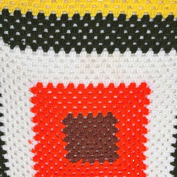 VINTAGE HANDMADE CROCHET AFGHAN GRANNY SQUARE LAP BLANKET 28" X 28" - Picture 3 of 4